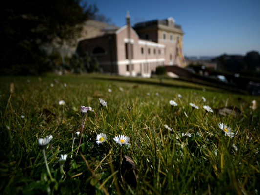 Futura residencia de Benedicto XVI, un oasis de paz en las alturas de Roma