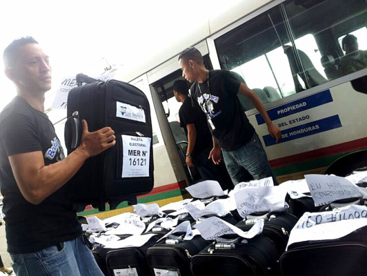 Salen maletas electorales hacia EE UU