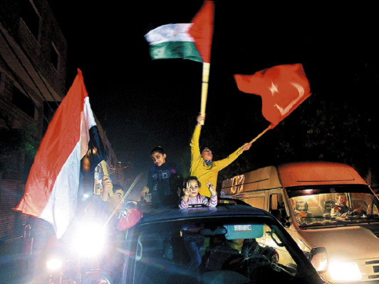 Israel y Hamas logran tregua tras ataques