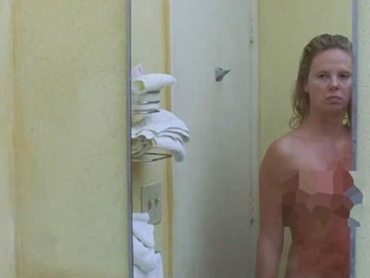 Polémica por canción sobre actrices que muestran sus pechos