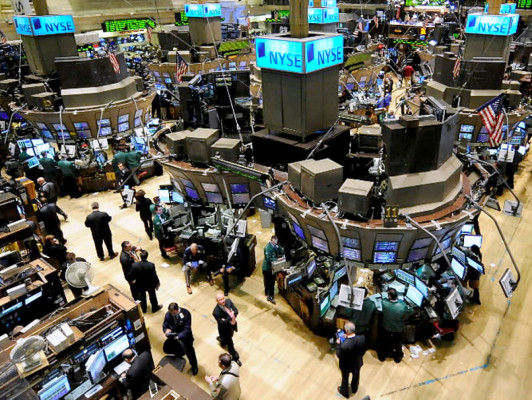 Wall Street cierra sin dirección en mercado cauto por negociaciones en EE UU