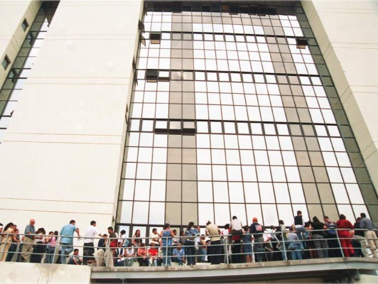 Honduras: Denuncian malversación en RNP