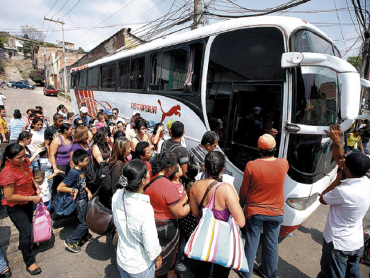 Infernal tráfico en salidas del Distrito Central