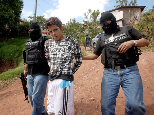 Capturan a presunto sicario en la colonia Canaán