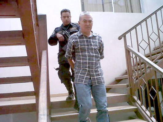 Presentan pruebas en caso de coronel acusado de violar a su hija