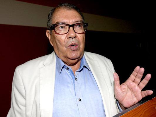 Ser más prudente y mejorar su lenguaje recomiendan al presidente de Honduras