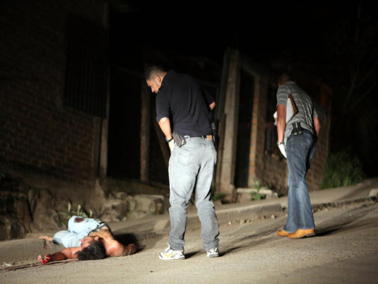 Raptan a motorista y luego lo asesinan