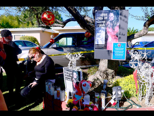 Homenajes espontáneos a Jenni Rivera en México y Estados Unidos