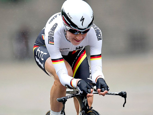 Ciclista Judith Arndt pide boicotear Juegos de Sochi