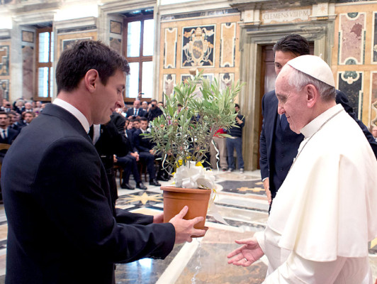 El papa bendice a las selecciones de Argentina e Italia