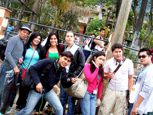 Estudiantes de periodismo presentan cortometraje