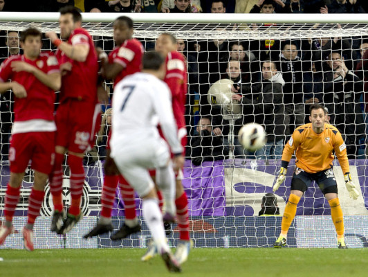 Triplete de Cristiano Ronaldo en goleada al Sevilla