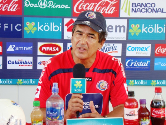 Pinto define el 11 de Costa Rica ante Honduras