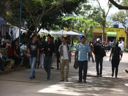 Imparten clases gratuitas de inglés en la UNAH