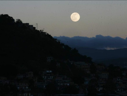 Comenzaron los 'Lunes de Luna'