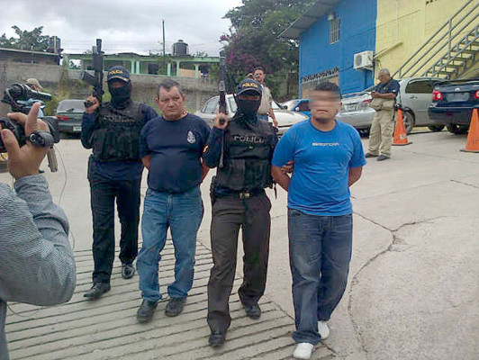 Capturan a hijo y padre sospechosos de extorsionar transportistas