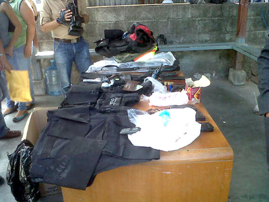 Caen pandilleros de la '18' con armas, chalecos y droga