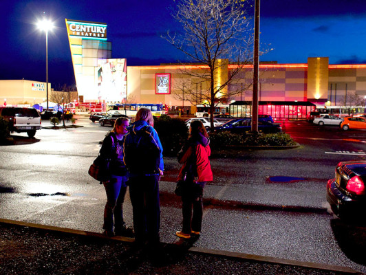 Mueren tres personas en tiroteo en centro comercial en EEUU