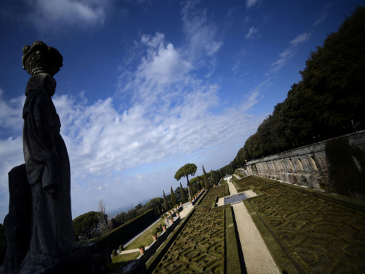 Futura residencia de Benedicto XVI, un oasis de paz en las alturas de Roma