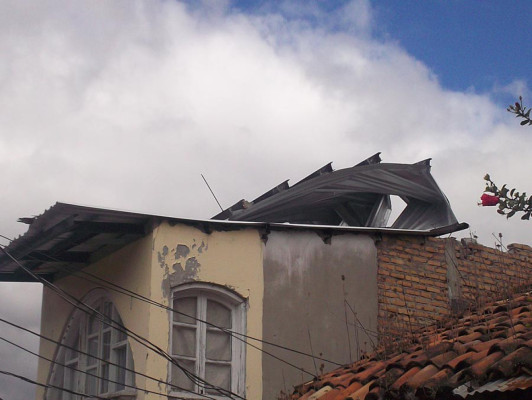 Fuertes vientos provocan daños en varias zonas de Honduras