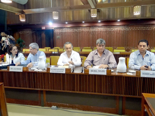 Honduras negocia delimitación con Jamaica