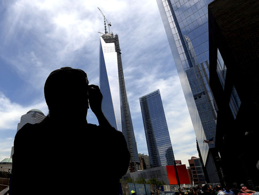 Colocan la última pieza del nuevo World Trade Center