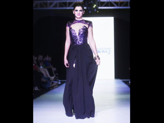Lentejuelas llenan de brillo la pasarela de la SFW Honduras