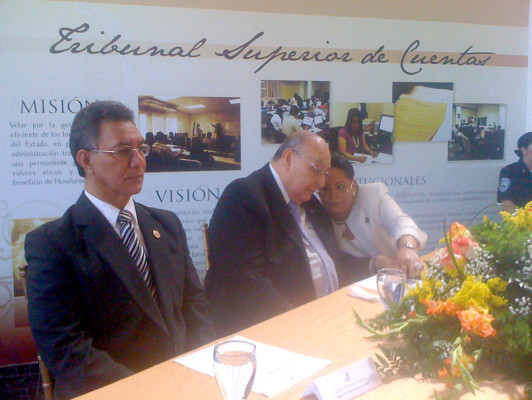 Anchecta entrega presidencia del TSC