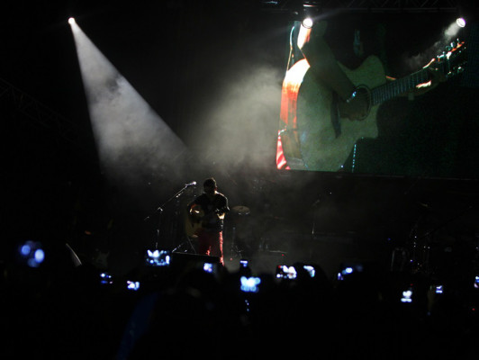 Noche de bendición en el Chochi Sosa con Alex Campos