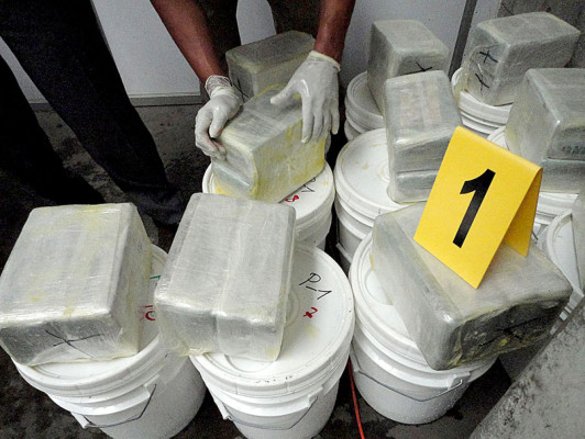 Regulando drogas 'podemos destruir la capacidad económica de las mafias'