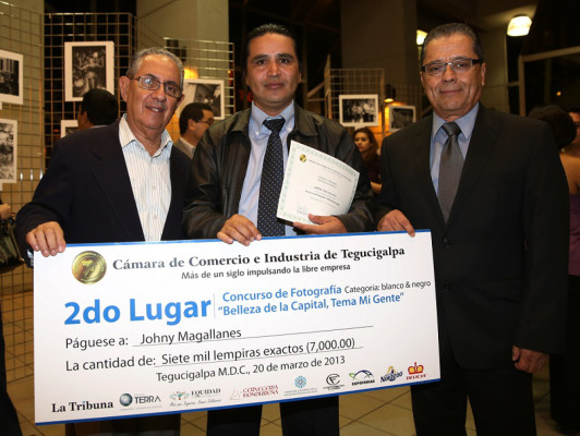 Empresarios reconocen talento fotográfico