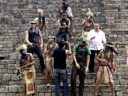 VIDEO: Sopa de Caracol con el estilo urbano de Bullaka Family