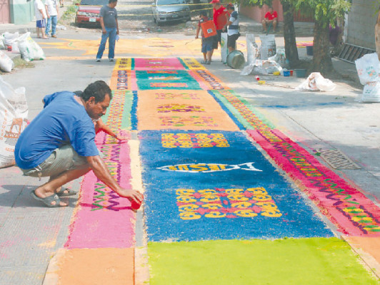 Honduras: A contrarreloj se trabajará en elaboración de alfombras