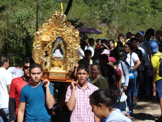 Honduras: Católicos expresan fervor y pasión a la Virgen de Suyapa