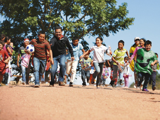 Santa no olvidó a sus niños de Azacualpa y Santa Elena