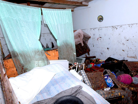 Al menos 3 casas destruidas por temporal