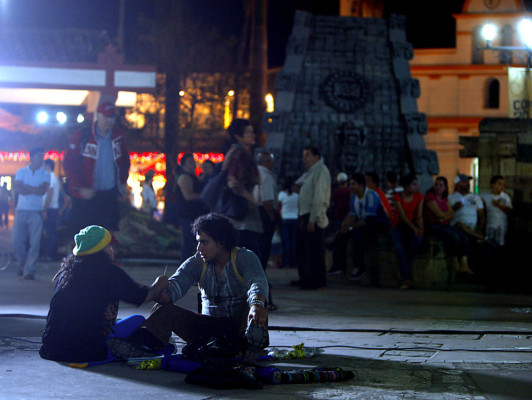 Celebraciones de fin de era maya inician en Honduras, Guatemala y México