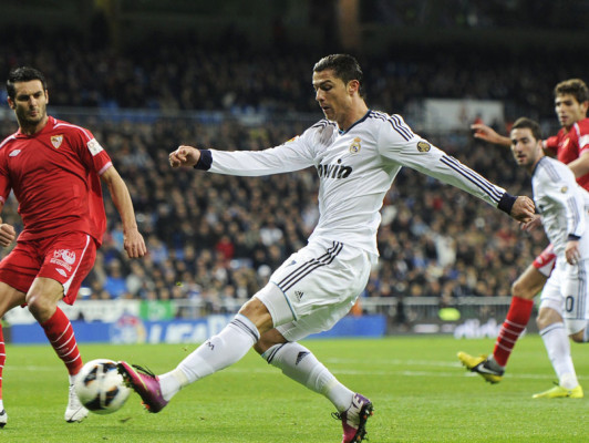 Triplete de Cristiano Ronaldo en goleada al Sevilla