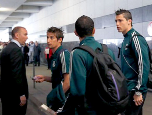 VIDEO: Aficionados le gritan de todo al Real Madrid