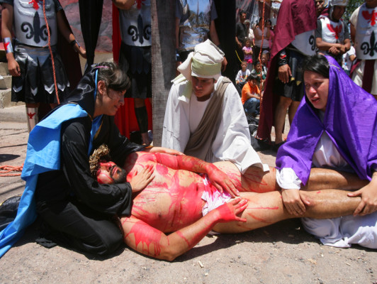 Claman acercarse a Dios para alejar la violencia