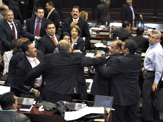 Honduras: Bancada de Libre es anárquica, sin cohesión y sin agenda