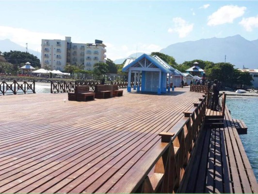 Honduras: Presidente Hernández inaugura vistoso muelle en La Ceiba