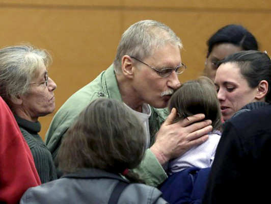 Lo declaran inocente tras pasar 23 años en prisión