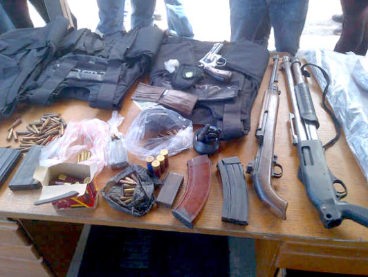 Caen pandilleros de la '18' con armas, chalecos y droga