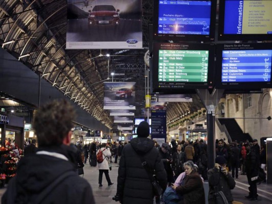 Bomba de la Segunda Guerra Mundial paraliza París