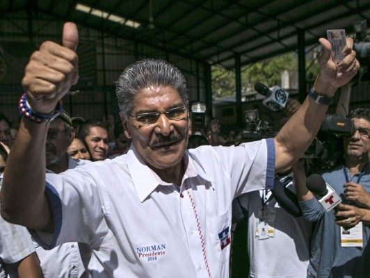 Aplazan anuncio del presidente electo en El Salvador