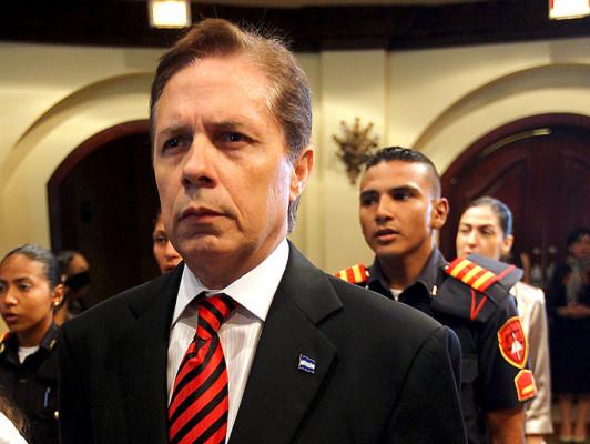 Billy Joya quita la máscara a Libre