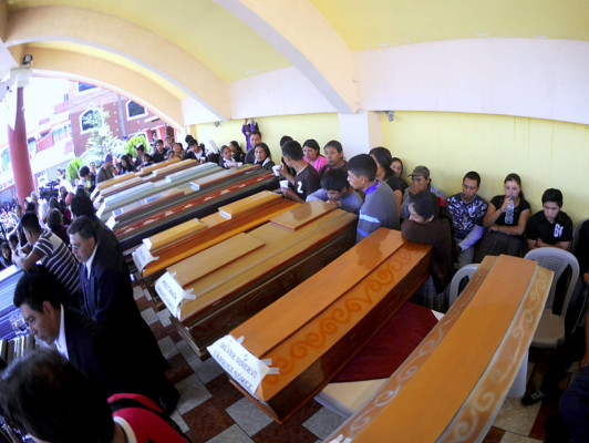 Baja a 42 número de muertos por terremoto en Guatemala