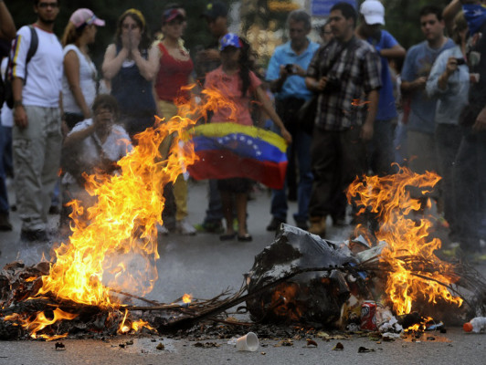 Capriles: Maduro ordenó violencia para evitar recuento de votos