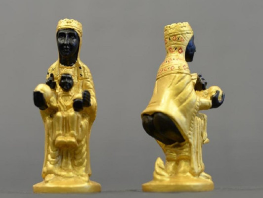 Polémica por virgen defecando